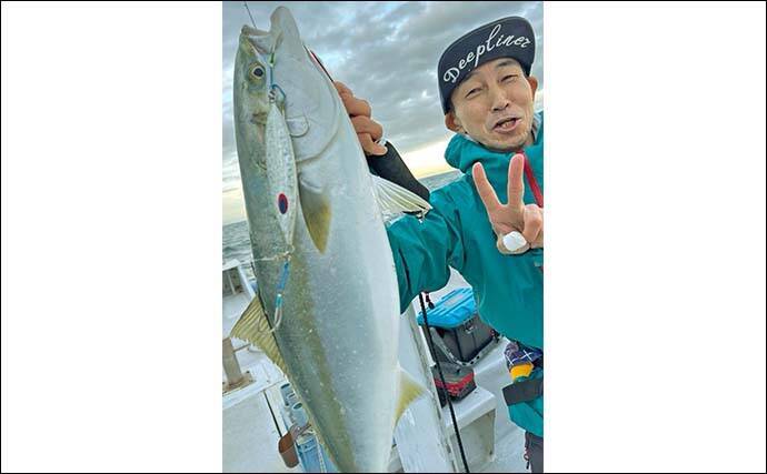 「ジグローテーションが決め手！」伊勢湾ジギングでワラサ連打【愛知】指5本タチウオも登場