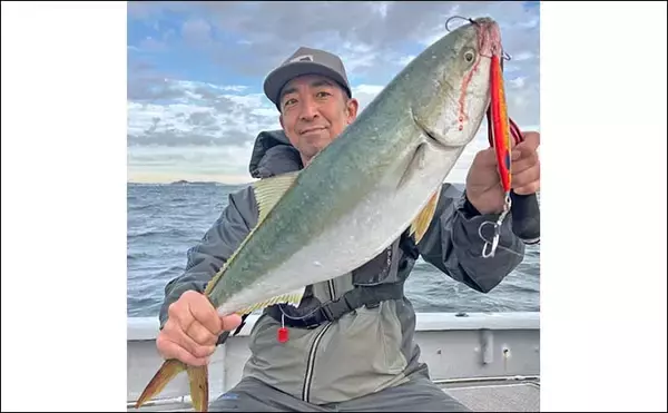 「「ジグローテーションが決め手！」伊勢湾ジギングでワラサ連打【愛知】指5本タチウオも登場」の画像
