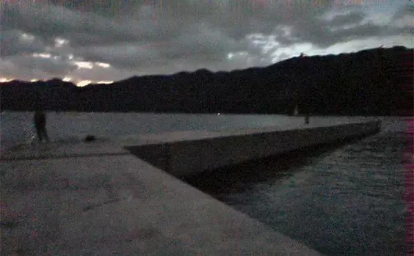 「堤防エギングでアオリイカ3杯キャッチ成功【山陰】手前のブレイクで連続ヒット」の画像