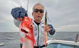 「「深場で本命連発！」下田沖のキンメジギングで全員安打達成【静岡・ひがし丸】」の画像1