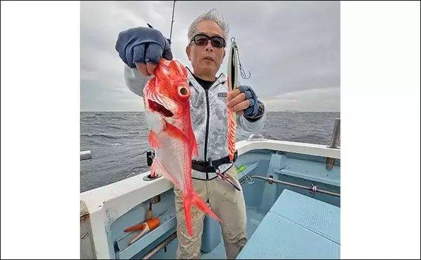 「「深場で本命連発！」下田沖のキンメジギングで全員安打達成【静岡・ひがし丸】」の画像