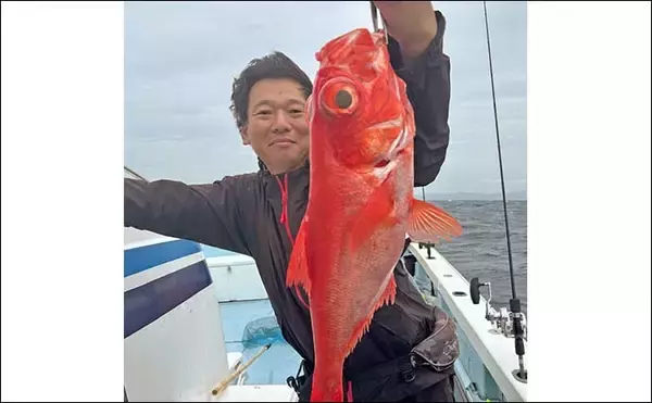 「「深場で本命連発！」下田沖のキンメジギングで全員安打達成【静岡・ひがし丸】」の画像