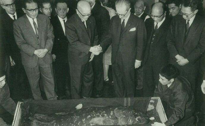 「野球場と一体型？」よみうりランド水族館の注目は【360度スケルトンの水中回廊】