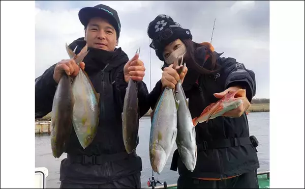 「【沖のルアー釣果速報】ナイトロックゲームで良型メバル手中！年明け好スタート（愛知）」の画像