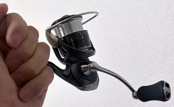 「【レガリス vs ルビアス】 同じ番手の価格帯が異なるスピニングリールを比べてみた」の画像