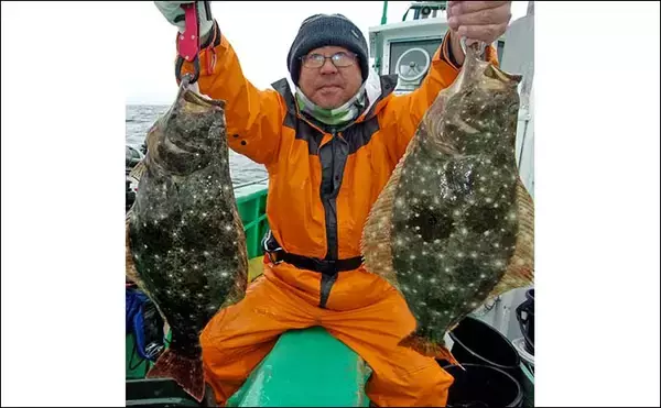 「外房・大原の泳がせ釣りで良型ヒラメ続々！【千葉】4〜5kg級ヒットにマハタも登場」の画像