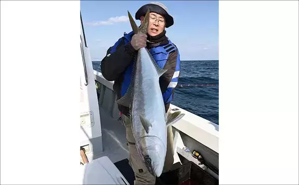 「【沖釣り釣果速報】抱えきれない21kgアラ！玄界灘の落とし込み釣りで衝撃の一尾（福岡）」の画像