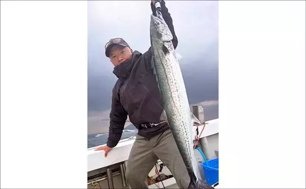 「【沖釣り釣果速報】抱えきれない21kgアラ！玄界灘の落とし込み釣りで衝撃の一尾（福岡）」の画像