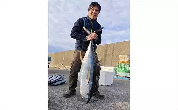 「「諦めたら試合終了？」 トンジギ釣行のラスト1投で30kg超えキハダマグロ浮上」の画像