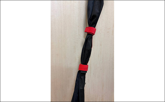 釣り人以外は知らない釣行アイテム「ロッドベルト」　派手な色は紛失防止のため？