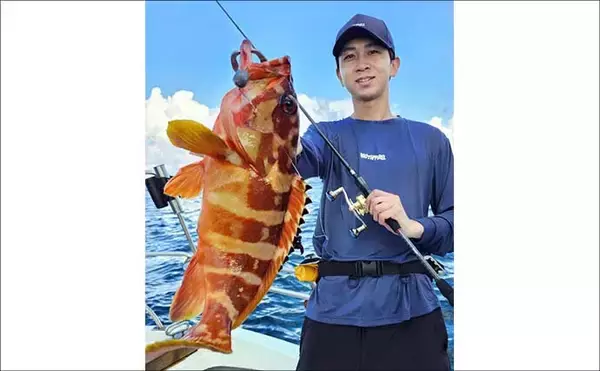 「「ガツンとヒット！」遊漁船リップルのロックゲームでビッグオオモンハタ＆アカハタ連発【熊本】」の画像