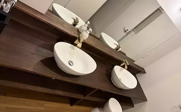 「「コノシロが掬い放題の宿？」海まで徒歩0分のゲストハウス『HASHINSHITA』に泊まってみた」の画像