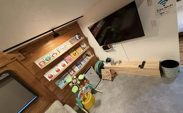 「「コノシロが掬い放題の宿？」海まで徒歩0分のゲストハウス『HASHINSHITA』に泊まってみた」の画像