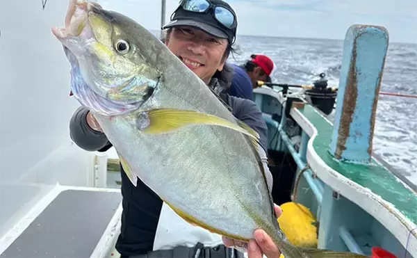 「「ヒットする魚のサイズが年々アップしてる？」沖釣り最難関クラスのシマアジ釣況の変化を名手が分析」の画像