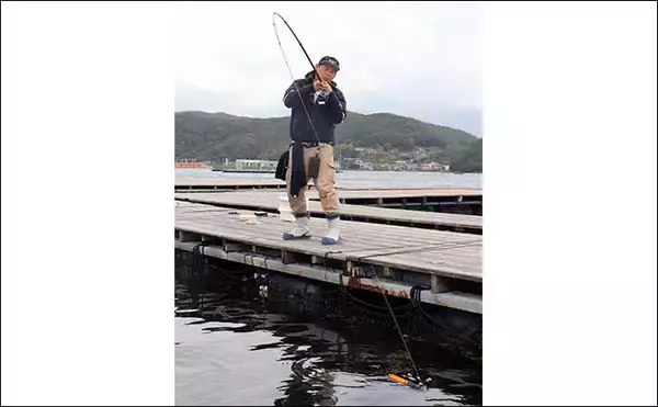 「【海上釣り堀入門】釣果アップのための「仕掛けセット・竿・エサ」について徹底解説」の画像