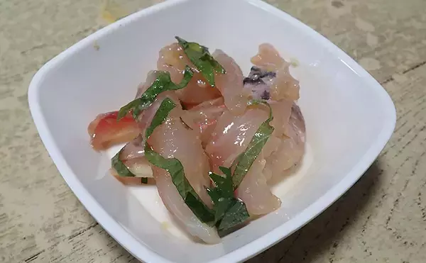 釣魚で作る「漁師飯」レシピ：クロダイのなめろう風　味噌がミソ？