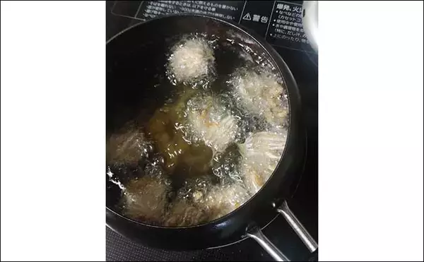 「釣魚「おつまみ」レシピ：小型タチウオの唐揚げ　捌き不要の骨切りでOK」の画像