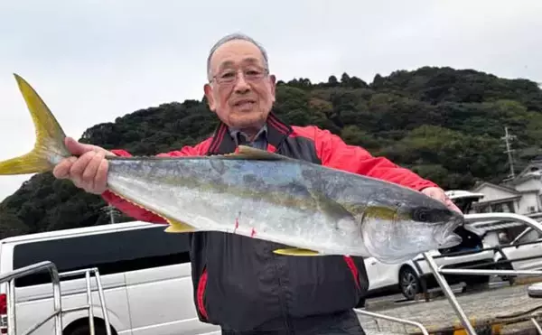 「【沖釣り釣果速報】ヒラマサ8尾がズラリ！鷹島沖の落とし込み釣りで良型が揃い踏み（長崎・佐賀）」の画像