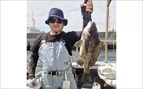 「活エビでのテンヤ釣りで6kg超え大型マダイ浮上！　関東エリアの【船釣り特選釣果8選】」の画像