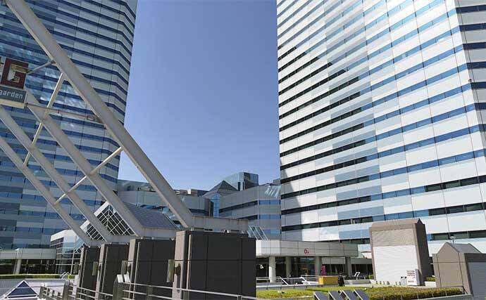 千葉県の『夢の河川』で60cm級シーバスが連発　買い物と釣りが一緒に楽しめる