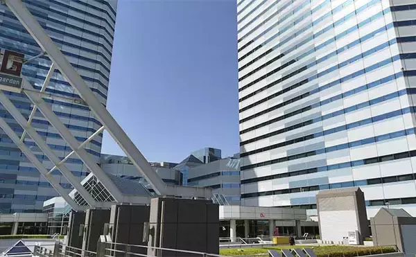 「千葉県の『夢の河川』で60cm級シーバスが連発　買い物と釣りが一緒に楽しめる」の画像