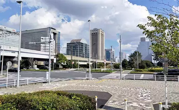 「千葉県の『夢の河川』で60cm級シーバスが連発　買い物と釣りが一緒に楽しめる」の画像