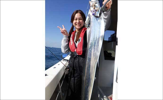 【沖釣り釣果速報】大分沖のタチウオ便で指幅6本級ドラゴンサイズ浮上！（大分・熊本）
