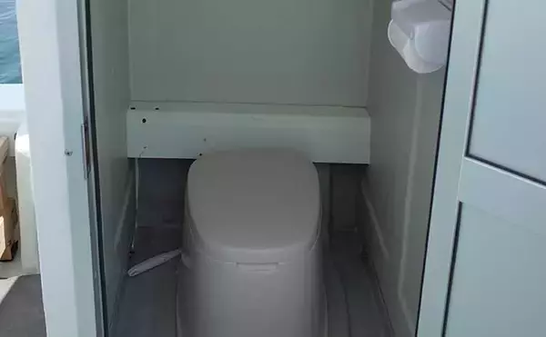 船上で本当にあった怖い話：悲鳴が聞こえるマリントイレ　原因は逆流？