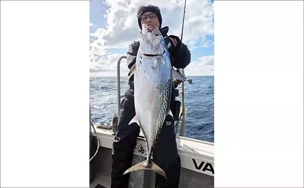 「【沖釣り釣果速報】5kg級スマガツオ登場！玄界灘ジギングで大型連発（福岡）」の画像