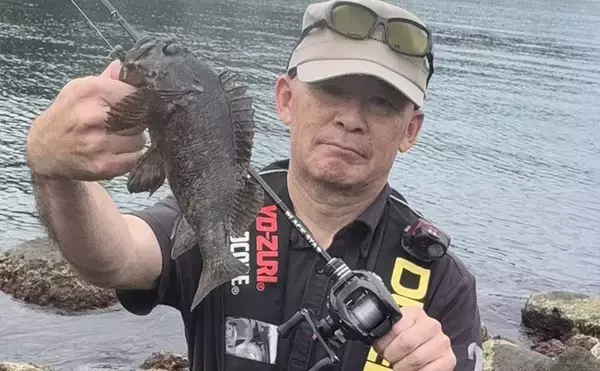 「初夏はゴロタ場で根魚狙いが面白い！【伊豆半島】ライトルアー釣りでムラソイにカサゴ」の画像