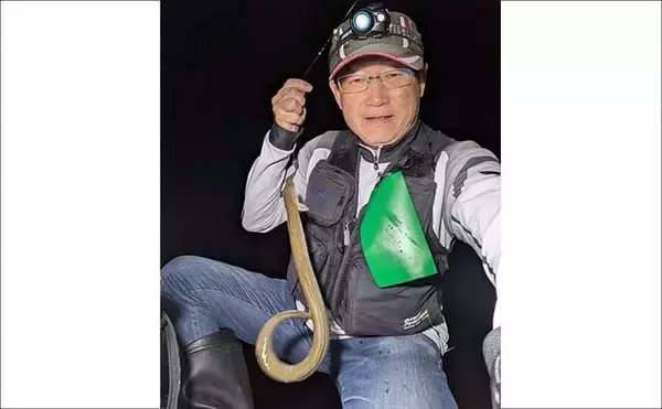 「ブッコミ釣りでシーズン初のウナギをゲット！【三重】アケミ貝エサにヒット」の画像
