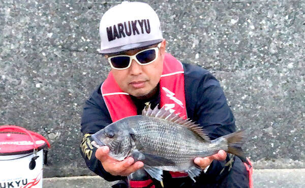 ウキダンゴ釣りで 乗っ込み クロダイ連発 静岡県 浜名湖 年3月31日 エキサイトニュース