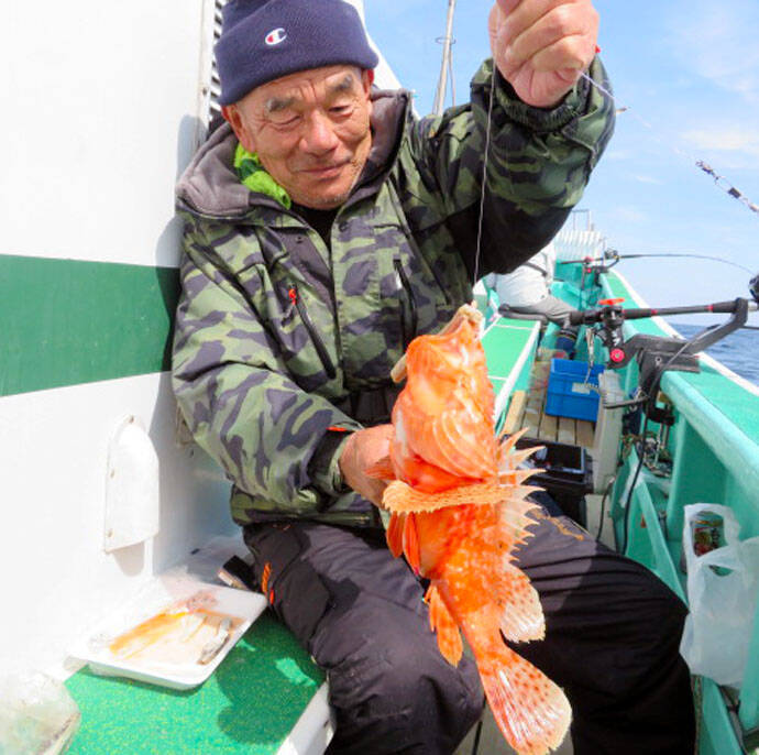 【三重】沖のエサ釣り最新釣果　免許不要のレンタルボートでアジが好調