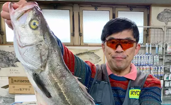 春の陸っぱり夜釣り堪能　ウキ釣りで86cmスズキに前打ちでアオハタ