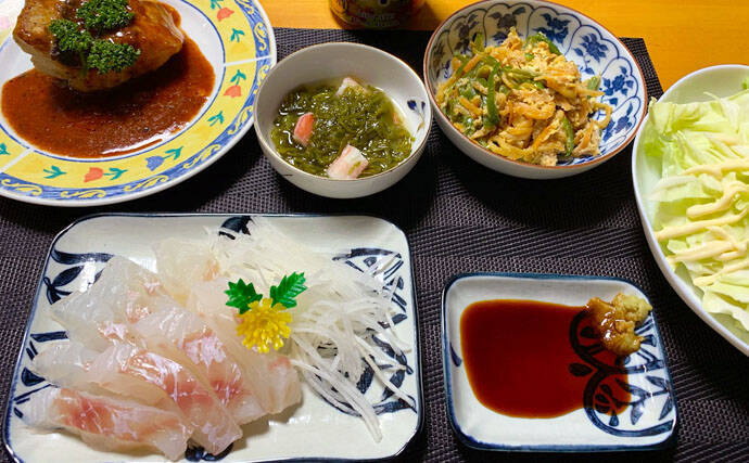 春の陸っぱり夜釣り堪能　ウキ釣りで86cmスズキに前打ちでアオハタ