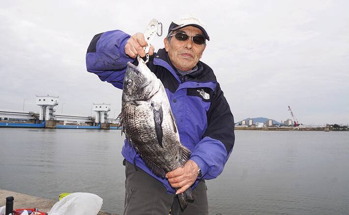 福岡 フカセチヌ好釣り場 遠賀川河口 這わせ釣りがオススメ 年5月6日 エキサイトニュース