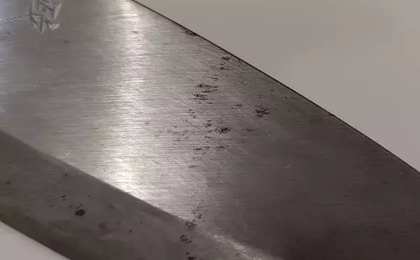 「『出刃包丁』の家庭での手入れ方法と研ぎ方　サビ防止の裏技も併せて紹介」の画像