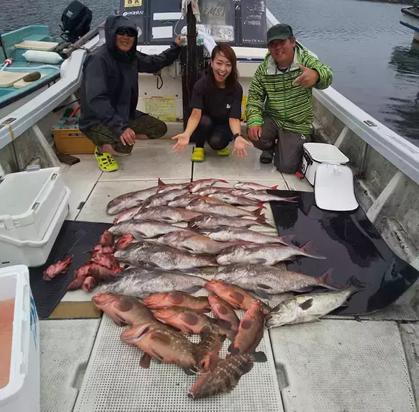 「キャスティング＆タイラバでマダイ連発　50cm級アコウも浮上【海幸丸】」の画像