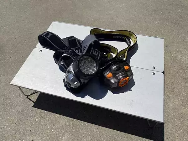 「『釣りキャンプ』の必携ギア9選　あると便利なアイテムも併せて紹介」の画像