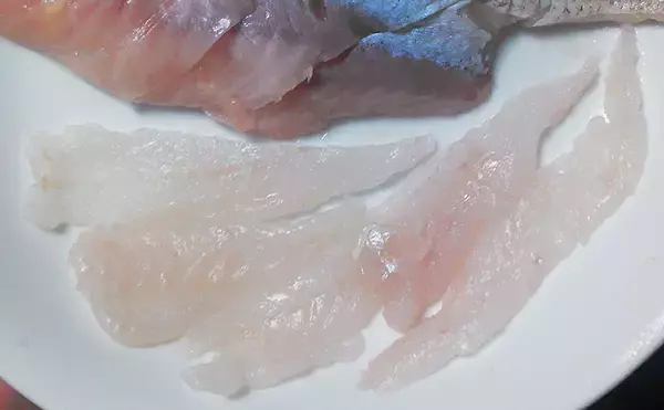 「赤いタチウオこと「アカタチ」　食味はまるでアマダイのように美味？」の画像