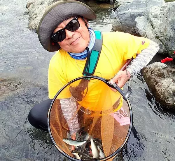 「解禁当日に良型アユ乱舞　3時間のトモ釣りで20匹手中【滋賀・葛川】」の画像