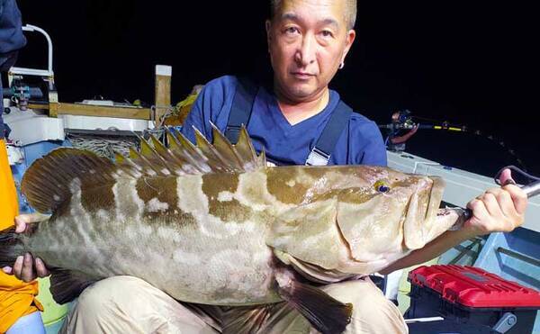 福岡 沖釣り最新釣果 泳がせ釣りで大型アラ15kgに大ダイ80cmも 年8月13日 エキサイトニュース