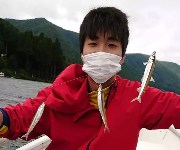 「ボートワカサギ釣りで110匹　サビキとエサどちらが釣れる？【木崎湖】」の画像
