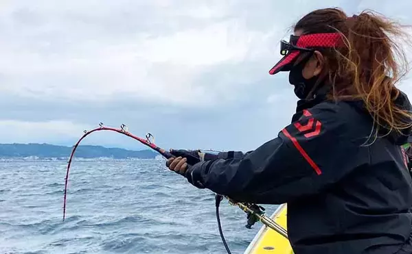 「侍Dr.近藤惣一郎が大型キハダマグロ『小田原モンスター』に挑戦」の画像