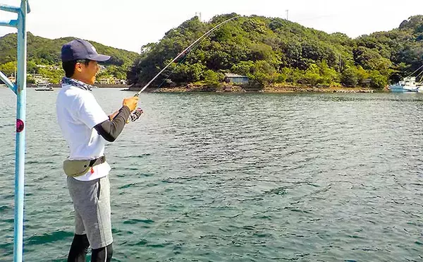 「イカダエギングで秋アオリ狙い　新子に混じり良型700g級も【日乃出屋】」の画像