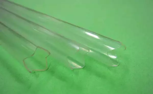 「『魚体中骨抜き具』が話題に　小魚の背骨が簡単に抜ける道具とは？」の画像