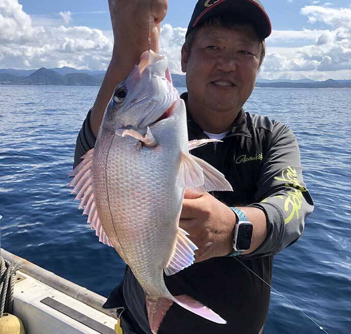 秋の『完全フカセ釣り』で良型マダイ＆大型メダイ手中【京都・丸田丸】