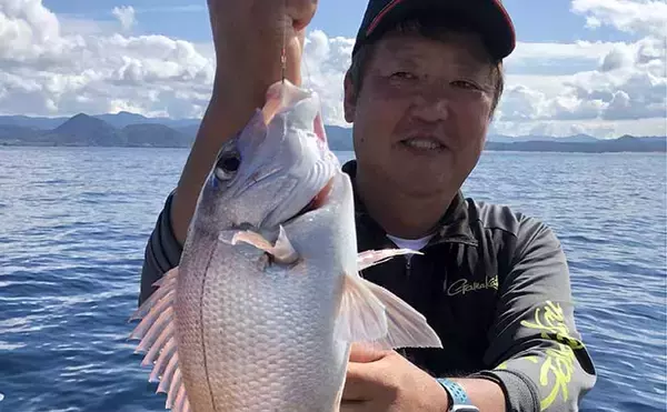 秋の『完全フカセ釣り』で良型マダイ＆大型メダイ手中【京都・丸田丸】