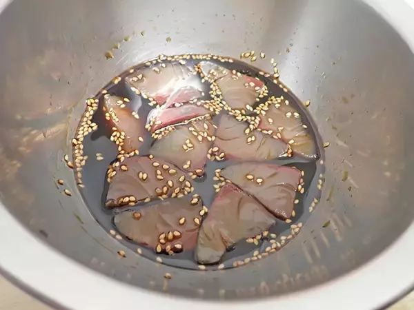 「【釣果レシピ】手軽に作れる「イナダの漬け丼」　お茶漬けにもオススメ」の画像