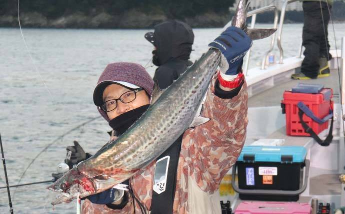 鳥羽沖ジギングでブリ族連打 サワラ ヒラメも登場で笑顔 山洋丸 年12月24日 エキサイトニュース